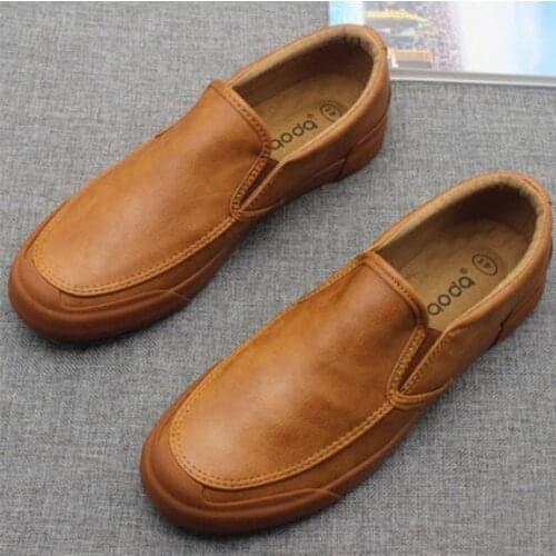 Fashion Leather Men Shoes Casual Flat Men Shoes Waterproof Breathable Loafers Men High Quality Moccasins Comfortable