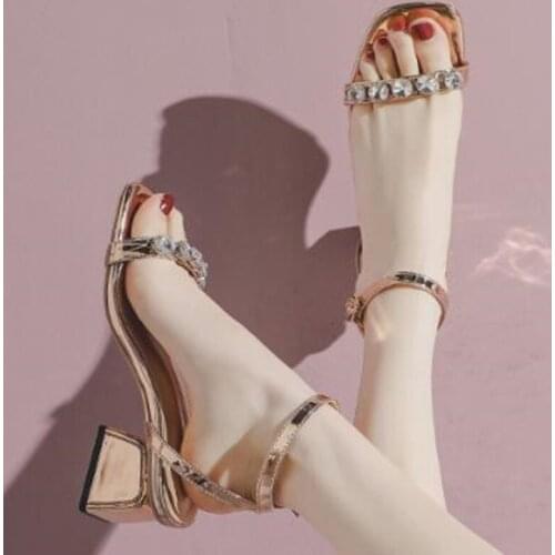 Shoes Sandalias De Las Mujeres Buty Damskie Zapatos Scarpe Da Donna summer Sandały crystal Tacones fashion metal mid-heel