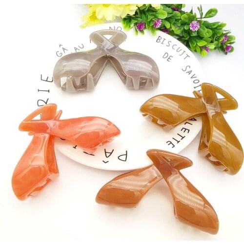 New Korea Solid Hair Claws Elegant Acrylic Hairpins Barrette Crab Hair Clips Headwear for Women Girls Hair Accessories