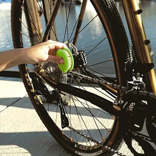 Car Accessories Rim Care Motorcycle Bicycle Chain Refueling Tool Lubrication Maintenance Device Chain Roller Type Chain Oiler