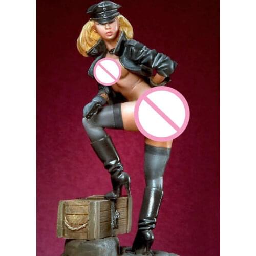 Resin kit 75008 female officer