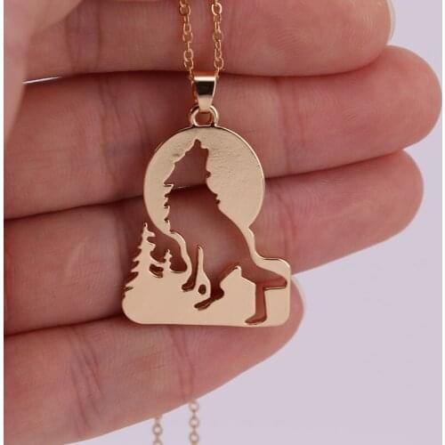 Hzew hot sale Growling wolf in Grass pendant necklace wolf necklaces