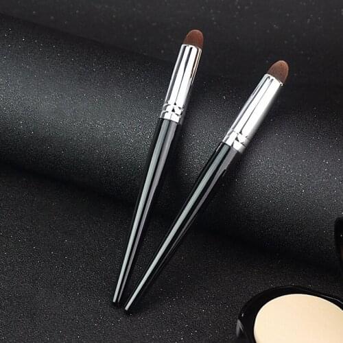 VVR Makeup Brushes Concealer Brush Sculpting Brush Professional Makeup Brush Concealer High Quality