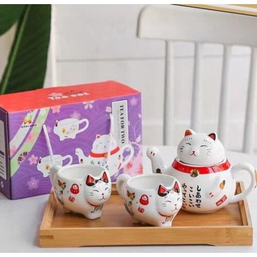 Cute Japanese Lucky Cat Porcelain Tea Set Creative Maneki Neko Ceramic Tea Cup Pot with Strainer Lovely Plutus Cat Teapot Mug