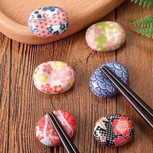 1Pc Cute Japanese Ceramic Decorative Chopsticks Holder Rack Spoon Fork Rest 6 Styles Home Kitchen Chopstick Rest Stand