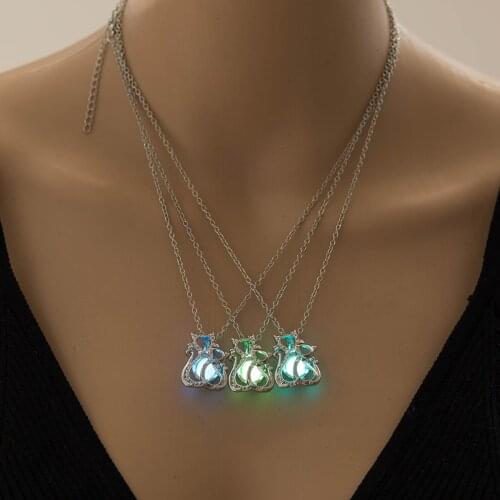 Ladies Popular Luminous Hollow Stone Pendant Two Cute Cats Luminous Necklace Clothing Accessories Jewelry Gift цепи на шею
