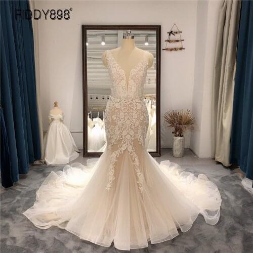 Vintage Champagne Mermaid Wedding Dresses V Neck Bride Dress Long Beaded Wedding Gowns for Women 2020 Vestido de Noiva Simples