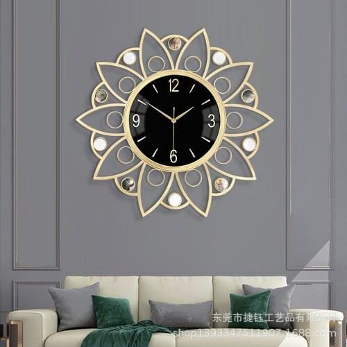 Modern creative wall clock indoor living room decoration shell light luxury copper wall clock silent household wall clock