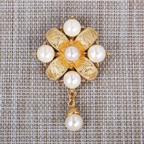 Vintage Pearl Flower Brooch Jewelry For Women/men Fashion Jewelry Brooch Pins Metal Scarf Wedding Gift Diy Jewellery Accessories