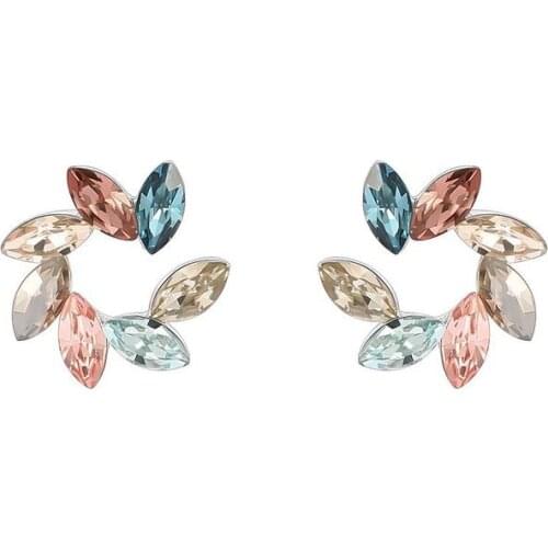 A Pair of Simple Geometric Temperament Earrings Fashion Dating Earrings Exquisite Crystal Material Star Same Style Ear Studs