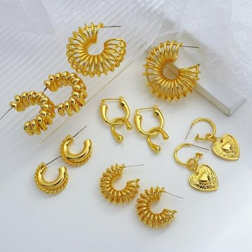 AENSOA Fashion Vintage Gold Color Cooper Earrings for Women Simple Geometric Round Circle Huggies Metal Hoop Earrings 2021 Trend