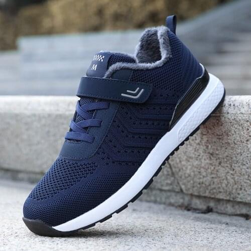 Nine o'clock Footwear