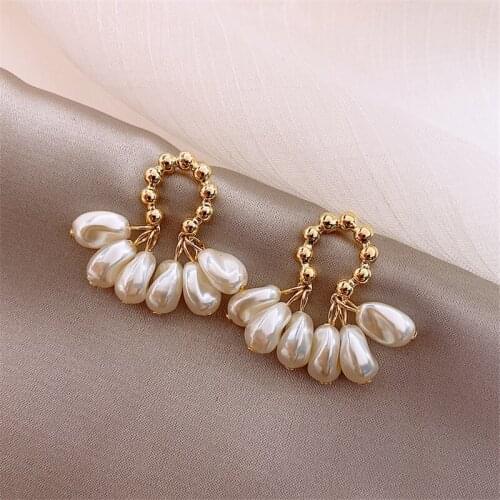 New Unique Pearl Earrings South Korean Female Fashion Earhook European and American Style Party Sexy Jewelry