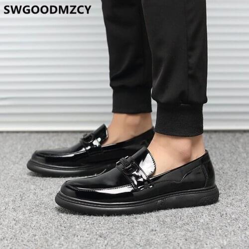Luxury Shoes Men Coiffeur Designer Shoes Men High Quality Fashion Patent Leather Shoes Men Zapatos De Hombre Casuales Cuero Buty
