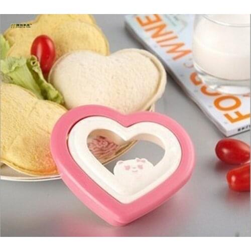 1PC Heart Shape Sanwich Cutter Plastic Bread Toast Making Molds Toast Cutter Sandwiches Maker OK 0425