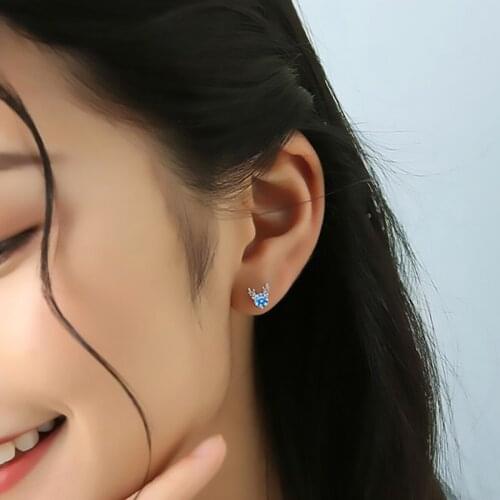 Women Jewelry Fawn Pattern Earrings 2021 New Small and Exquisite Zircon Sparkling Diamond Earrings Mini Stainless Steel Earrings