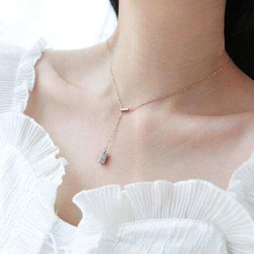 YUN RUO 2018 New Rose Gold Color Adjust Crystal Column Pendant Necklace Fashion Chic Titanium Steel Woman Jewelry Never Fade