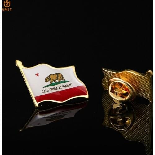 USA California Flag Hard Enamel Fashion Cartoon Bear Pin Metal Gold Patriotism Collection Ornament Brooch Badge Unique Gift