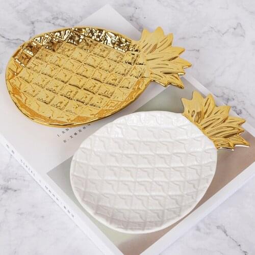 Golden pineapple plate, ceramic pineapple-shaped storage plate, white cake stand (195*132mm)