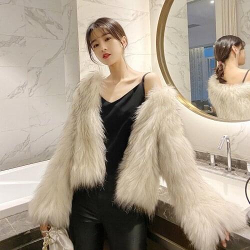 Women 2021 Autumn Winter New Slim Faux Fox Fur Jackets Female Imitation Fur Short Coats Ladies V-neck Solid Warm Overcoats M629