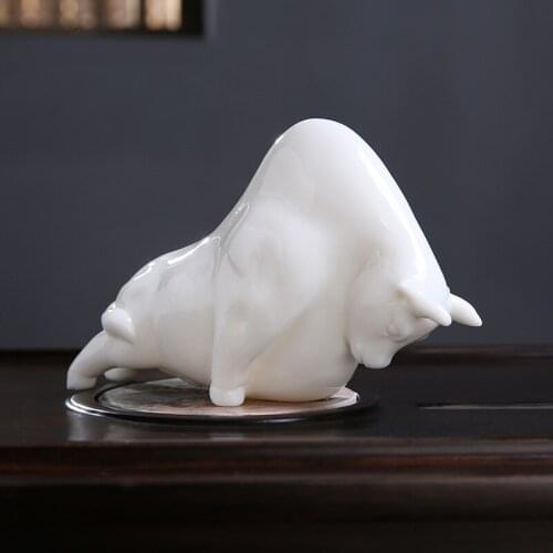 European-style ceramic cow statue decoration living room office decoration cow figure home decoration cow sculpture modern art