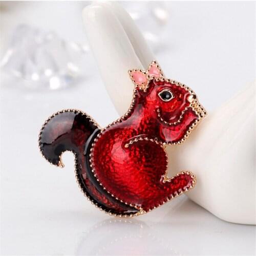 Hot Squirrel Brooches For Women Fashion Animal Rhinestone Pin Lady Corsage Party Birthday Present Shirt Coat Jewelry Accessories