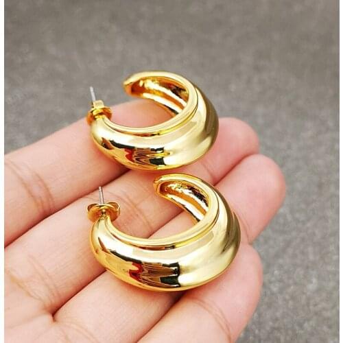 Woman Circl Gold Earrings ( 18K Real Gold Plated Brass no Fade off Color)