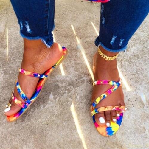 New 2021 Summer Womens Shoes Large Size Flat Rivet Slippers Design Simple Casual Ladies Sandals Lightweight ms Slippers