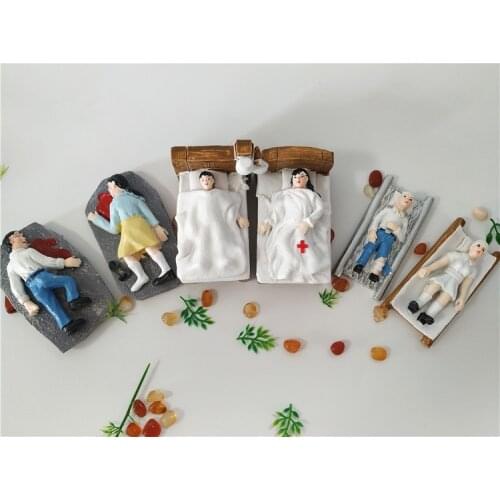 Medical psychology teaching aid Play therapy starter kit Death and disability kit miniatures 6pcs