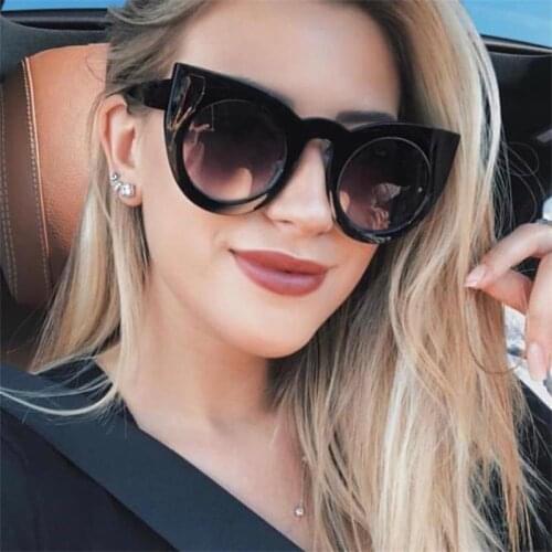 Vintage Cat Eye Oversized Sunglasses Women Classic Plastic White Eyewear Big Frame Sexy Glasses Womens Fashion Shades