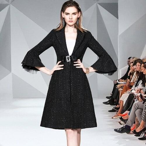 2019 winter Autumn Women Flare Sleeve Wool Plaid Coat New Fashion Long Woolen Coat Female Slim Wool Jackets Female Outwear