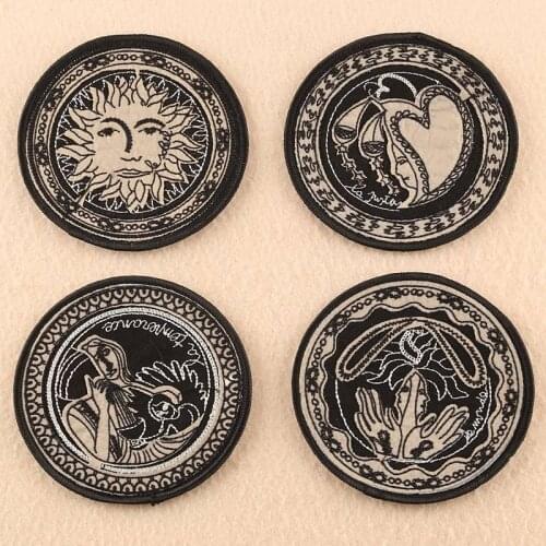 Fine Punk Round Embroidered Peace Love Badges Sew On Moon Girl Patches Clothes Appliques for Clothing Coat decorate