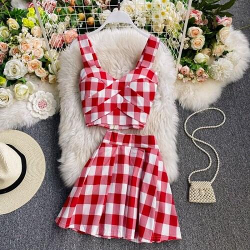 Nightclub womens summer new sexy halter plaid vest suspenders tube top umbilical top two-piece pleated skirt