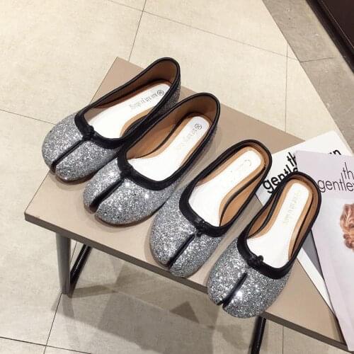 Women Japanese-style tabi ninja shoes bling shallow close toe mules slippers 2 styles silver/black sequins slip-on flats loafers