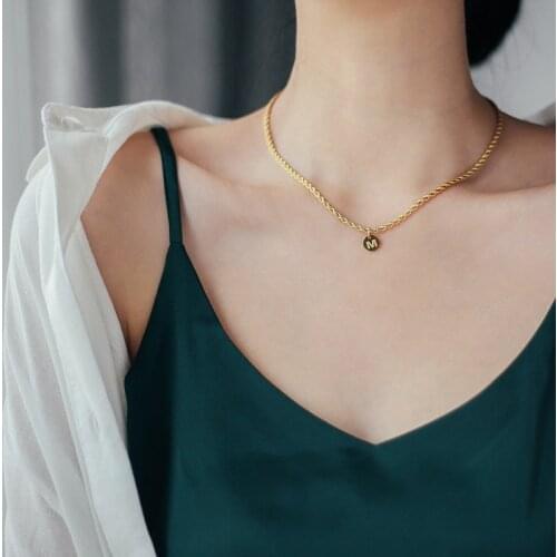 YUN RUO 2020 Never Fade 18 k Gold M Letter Pendant Necklace Twist Chain Fashion Titanium Stainless Steel Jewelry Woman Accessory