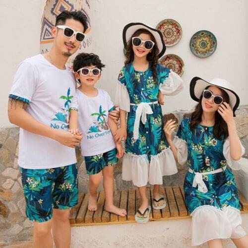 Summer Family Matching Clothes Mother Daughter Holiday Beach Dresses Dad Son T-shirt &Shorts Mom and Me Matching Couple Matching
