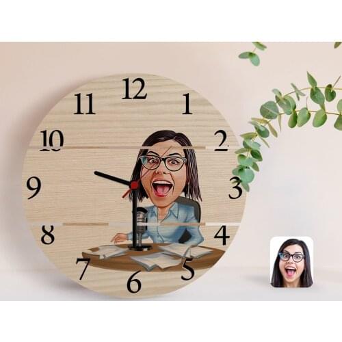 Personalized Female Announcer Caricature Of Authentic Wooden Pallet Saat-1