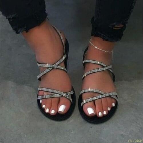 Flat bottom serpentine flip flop women 2020 new fashion wild outdoor bright color candy color rhinestone PVC slippers