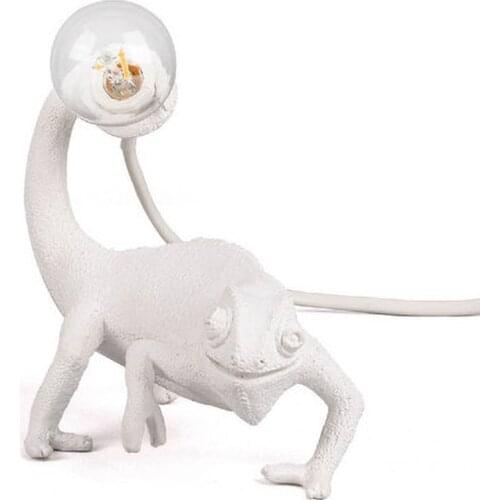 Nordic Chameleon Desk LED Table Lamp Novelty Personality Living Room Bedroom Lamp Resin Creative White Animal Decorative Lamps