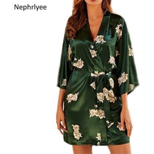 Weddin Date Name Faux Silk Kimono Robe Women Wedding Bride Bridesmaid Robes Bachelorette Wedding Preparewear