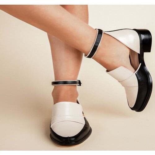 Spring and summer new comfortable low heel square heel large size hollow sandal matching color retro British female four seasons