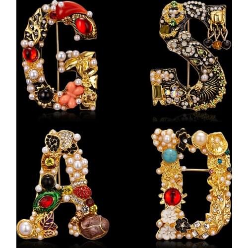 Rinhoo Luxury Pearl Rhinestone Letter Brooch Painting Oil Gold Flower Brooch Pin for Women Girls Creative Jewelry Accessories