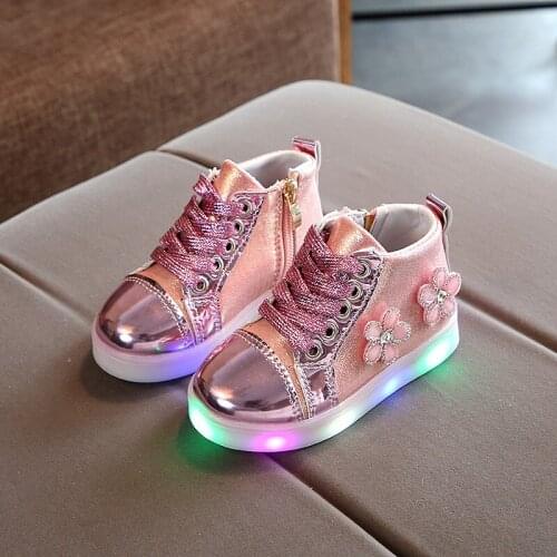 2021 New Luminous Sneakers Kids Mesh Breathable Led Shoes with Light Up Sole Toddler Girls Glowing Sports Shoes