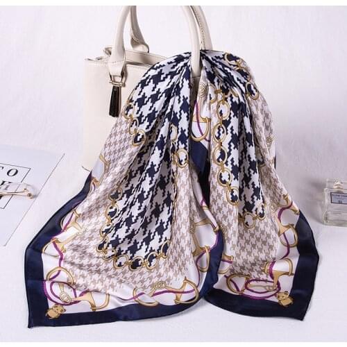 70 x 70CM New Decorative Simulation Silk Scarf Womens Fashion Classic Chain Print Small Square Towel Wholesale Fashion Women