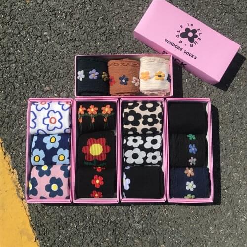 3 pair/Box Womens Socks Black Cotton Colorful Flower Cartoon Cute Happy Retro Student Style Socks for Girl Christmas Gift