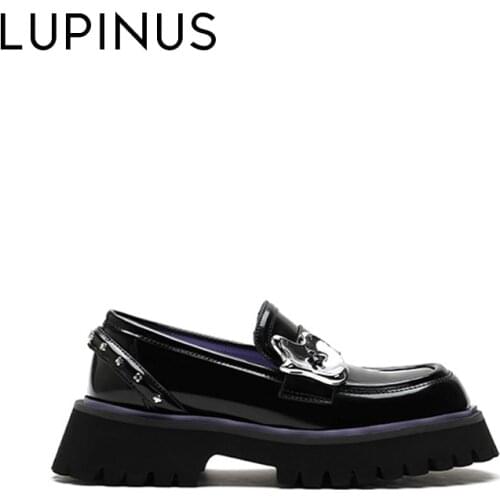LUPINUS 2021 New Fashion Metal Design Women Loafers Retro Platform Women Flat Shoe Chic Rivets Round Toe Women Leather Shoe