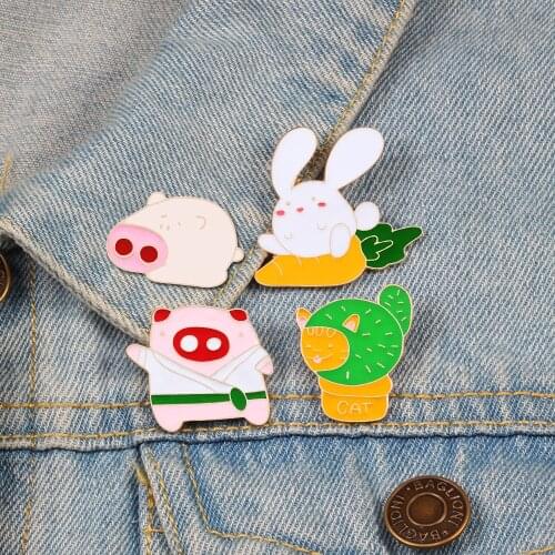 Lovely Animal Enamel Pink Pig Pin Cute Cat Wear Coat Brooches Badges Rabbit Eat Carrot Lapel Pin Hat Jewelry Gifts for Friends