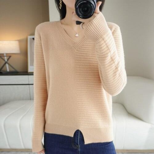 2021 Autumn Winter New V-Neck Pure Wool Pullover Knitted Sweater Womens Large Size Loose And Versatile Bottoming Top Light Soft