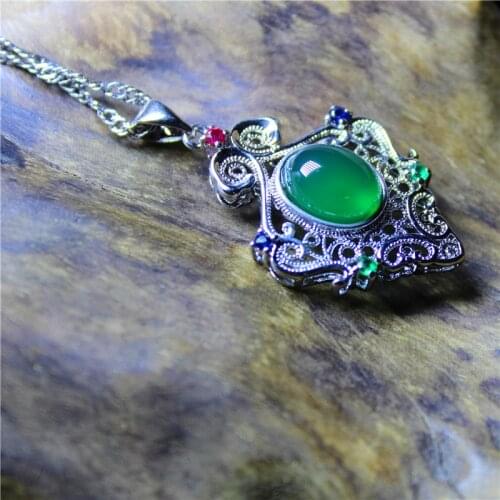 Liemjee Wholesale Fashion Jewelry Green Agate Special Silver Plated Retro Hollow Necklace for Women Namour Charm Gift Seasons