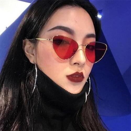 Designer Brand Luxury Women Retro Sunglasses Women Metal Frame Small Cat Eye Sunglasses Female Cute Sexy Eyewear Red Glasses